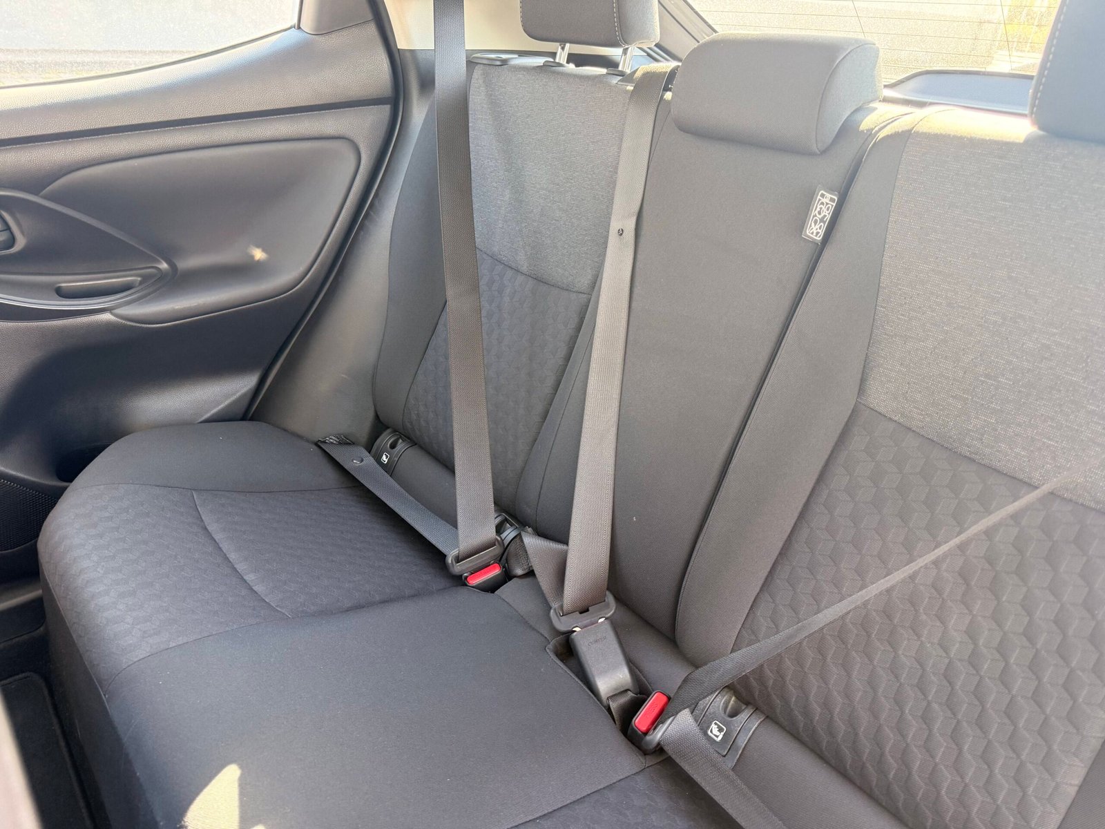 Toyota Yaris 1.0 VVT-i Comfort Plus 2021 — foto 11