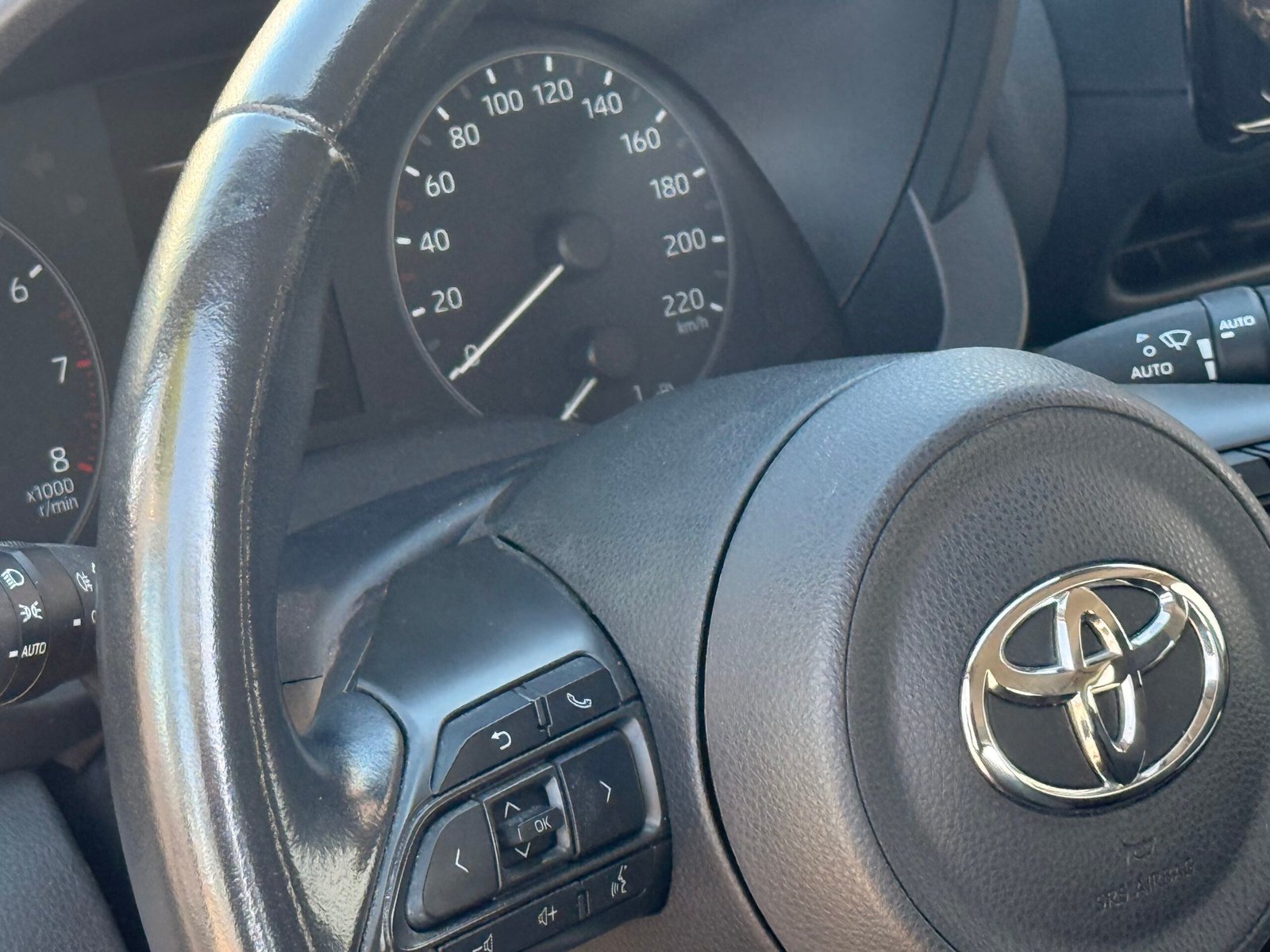 Toyota Yaris 1.0 VVT-i Comfort Plus 2021 — foto 9